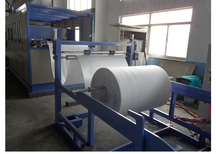 PS / PVC / PE Automatic Vacuum Forming Cutting Machine For Plastic Foam