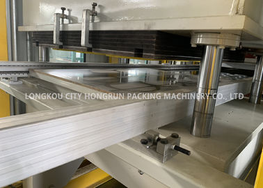 CE SGS Take Away Food Box Making Machine Vacuum Forming And Cutting